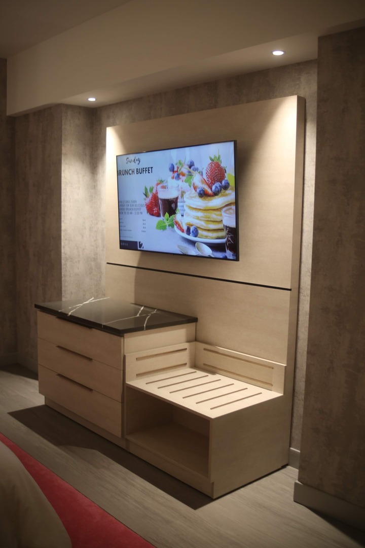 Solstice TV Unit